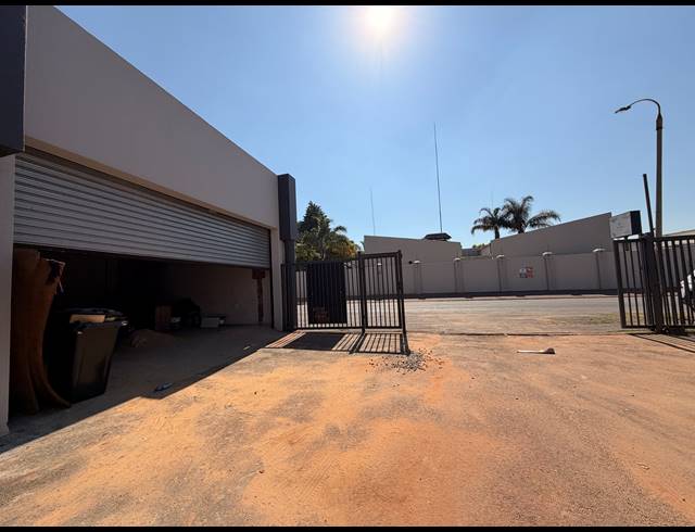 85M² RETAIL TO LET IN BARDENE